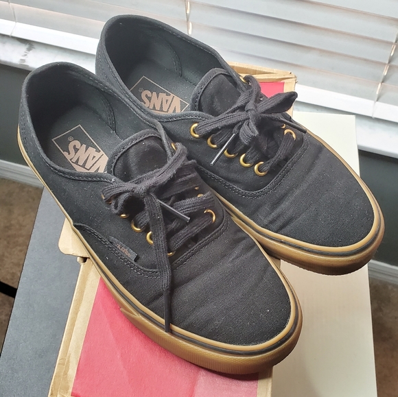 Vans - Picture 2 of 5